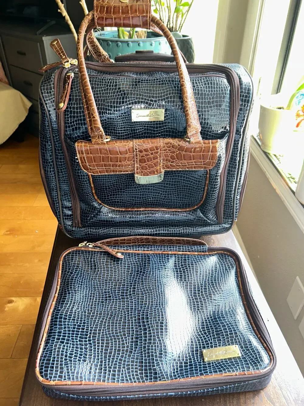 New Samantha Brown blue croc rolling carry-on luggage suitcase & toiletry bag